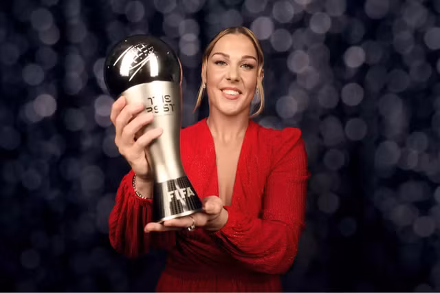 Mary Earps hai năm giành danh hiệu "Thủ môn nữ xuất sắc".