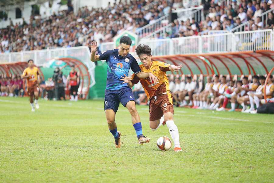 LPBank HAGL (bìa phải) còn rất nhiều việc phải làm trước mùa giải mới. Ảnh: L.V.N LPBank HAGL (bìa phải) còn rất nhiều việc phải làm trước mùa giải mới. Ảnh: L.V.N