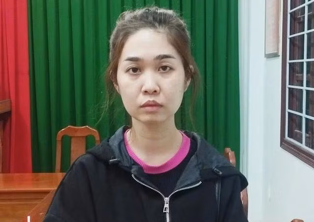 Bị can Châu Thị Thúy Kiều tại cơ quan công an. Ảnh: NAM LONG