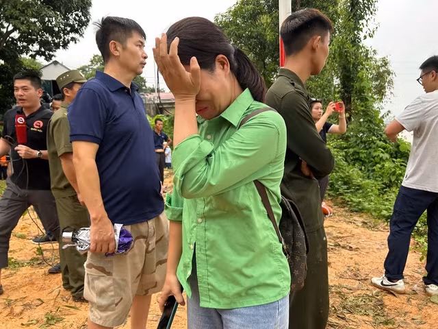 Chị T. cho biết sáng cùng ngày, lúc 9 giờ 30, anh C. vẫn còn gọi điện vợ, là em gái của chị.