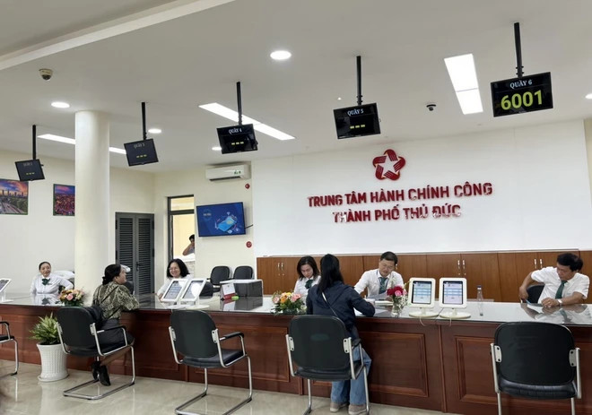 Khu vực giải quyết thủ tục hành chính Trung tâm hành chính công thành phố Thủ Đức, TP.HCM. (Ảnh: Hoàng Tuyết/TTXVN)