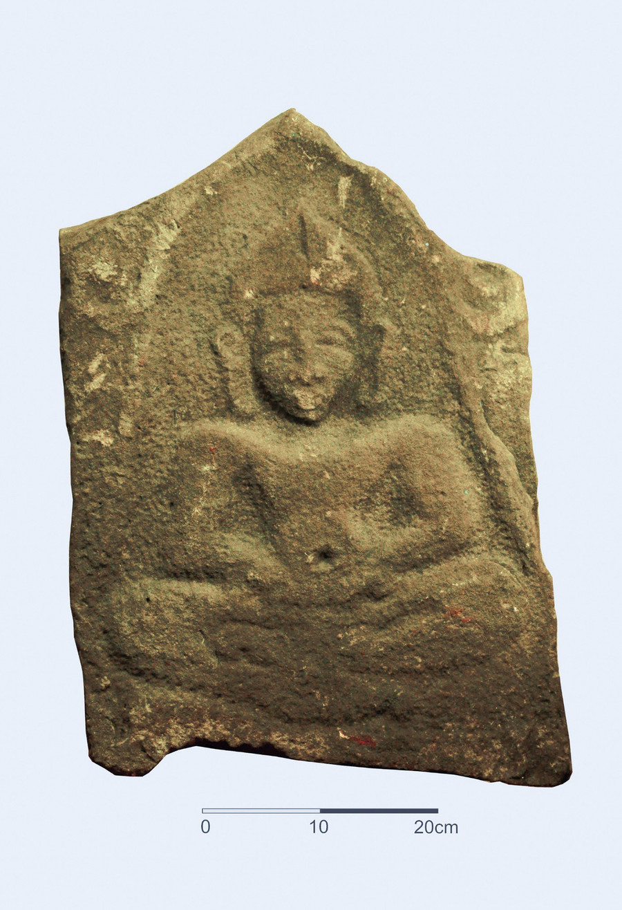 Bản rập mặt sau bức phù điêu với những dòng chữ Chăm cổ. Ảnh: Huỳnh Bá Tính