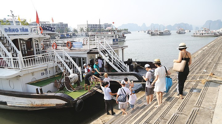 Ảnh minh họa: Khách du lịch cần thận trọng khi lựa chọn những tour giá rẻ. (Ảnh: LÊ MINH) Ảnh minh họa: Khách du lịch cần thận trọng khi lựa chọn những tour giá rẻ. (Ảnh: LÊ MINH)