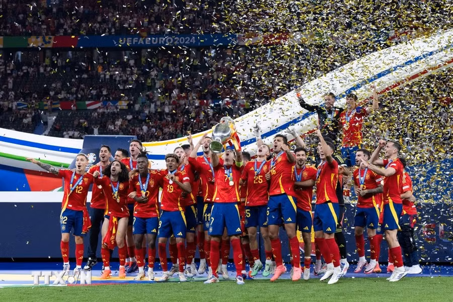 Tây Ban Nha vô địch EURO 2024 với thành tích toàn thắng cả 7 trận. (Ảnh: THX/TTXVN)