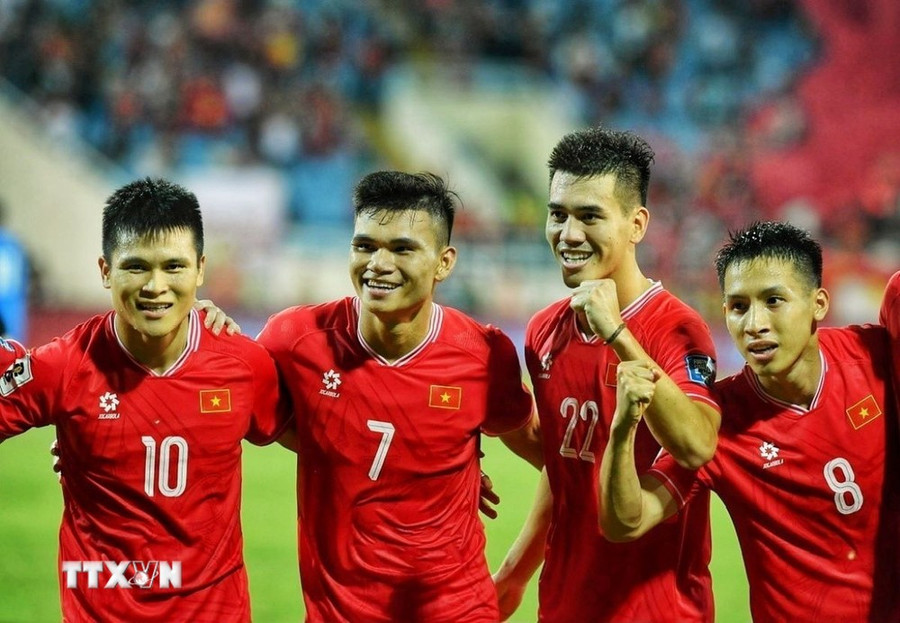 Đội tuyển Việt Nam tăng 1 bậc so với tháng 6/2024. (Ảnh: TTXVN) Đội tuyển Việt Nam tăng 1 bậc so với tháng 6/2024. (Ảnh: TTXVN)
