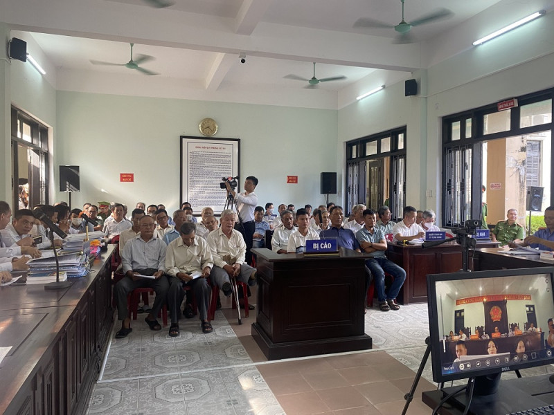 Phiên tòa xét xử sơ thẩm các bị cáo trong vụ kê khống mộ giả dự kiến kéo dài từ ngày 25/7 đến ngày 5/8. Phiên tòa xét xử sơ thẩm các bị cáo trong vụ kê khống mộ giả dự kiến kéo dài từ ngày 25/7 đến ngày 5/8.