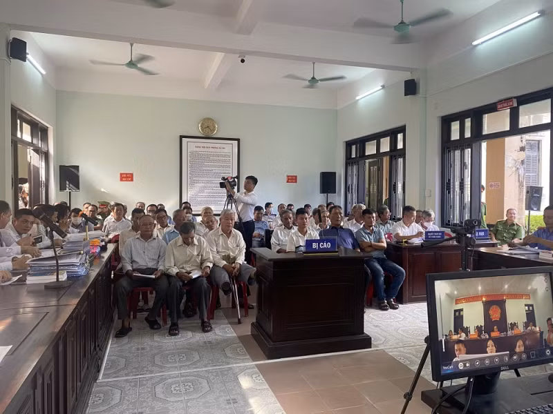 Phiên tòa xét xử sơ thẩm các bị cáo trong vụ kê khống mộ giả dự kiến kéo dài từ ngày 25/7 đến ngày 5/8. Phiên tòa xét xử sơ thẩm các bị cáo trong vụ kê khống mộ giả dự kiến kéo dài từ ngày 25/7 đến ngày 5/8.