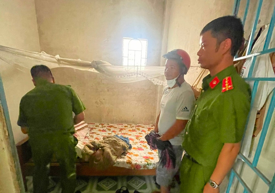 Cơ quan chức năng khám xét nơi ở của đối tượng K&apos;Bỏi