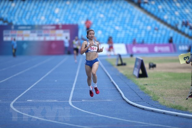 Nguyễn Thị Oanh một mình băng về đích tại SEA Games 32. (Ảnh: Minh Quyết/TTXVN) Nguyễn Thị Oanh một mình băng về đích tại SEA Games 32. (Ảnh: Minh Quyết/TTXVN)