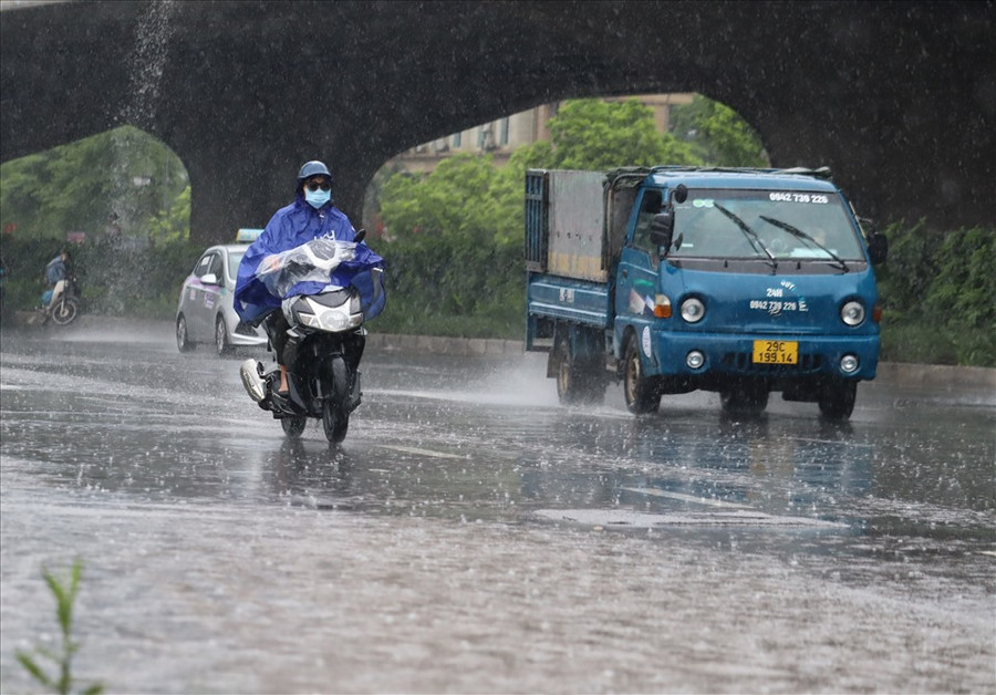 Ngày 14.6, Bắc Bộ có mưa vừa, mưa to vào chiều tối. Ảnh: Minh Hà. Ngày 14.6, Bắc Bộ có mưa vừa, mưa to vào chiều tối. Ảnh: Minh Hà.