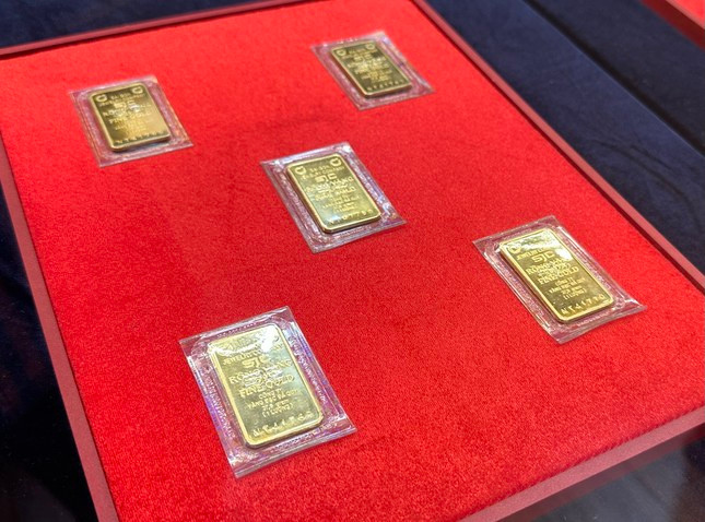 Giá vàng miếng SJC đang cao hơn thế giới 6 triệu đồng/lượng.