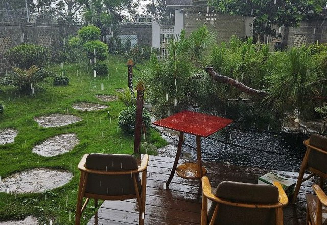 Cơn mưa giúp người dân Gia Lai giải nhiệt sau nhiều ngày nắng nóng