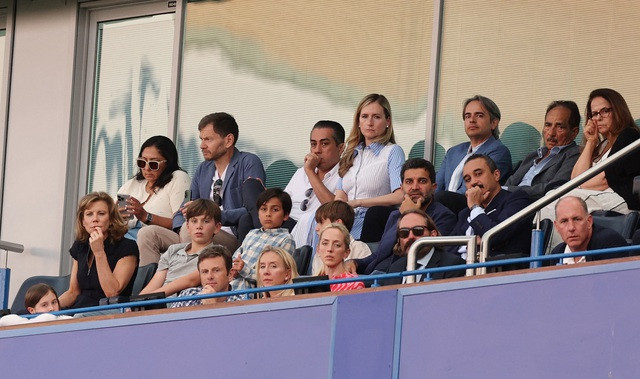 Đồng sở hữu chủ Todd Boehly xem trận đấu từ khán đài Stamford Bridge Đồng sở hữu chủ Todd Boehly xem trận đấu từ khán đài Stamford Bridge