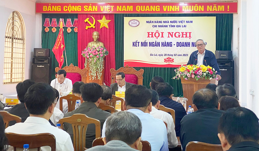 Chủ tịch Hiệp hội Du lịch tỉnh Nguyễn Tấn Thành phát biểu tại hội nghị. Ảnh: Sơn Ca