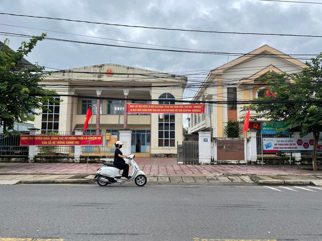 Kon Tum: Khởi tố cán bộ phường vì vi phạm trong công tác bồi thường - Ảnh 1. UBND P.Thống Nhất. Ảnh: ĐỨC NHẬT