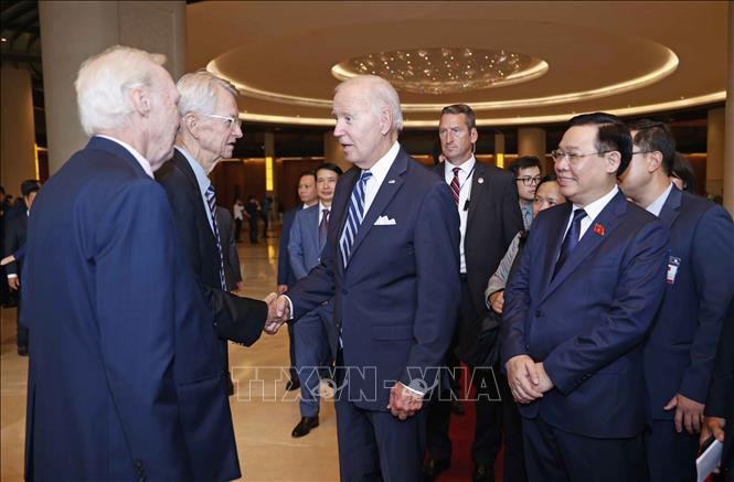Chủ tịch Quốc hội Vương Đình Huệ trao đổi với Tổng thống Hoa Kỳ Joe Biden Chủ tịch Quốc hội Vương Đình Huệ trao đổi với Tổng thống Hoa Kỳ Joe Biden