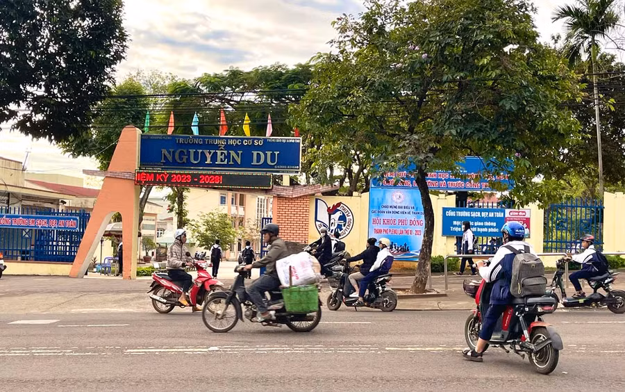 Trường THCS Nguyễn Du là 1 trong 5 trường học trên địa bàn TP. Pleiku được triển khai thí điểm Dự án “Tuổi trẻ và những cung đường biết nói”. Ảnh: M.P