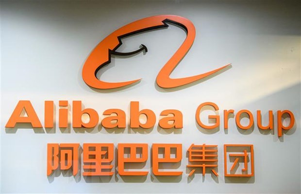 Biểu tượng của Alibaba tại văn phòng ở Hong Kong, Trung Quốc. (Ảnh: AFP/TTXVN)
