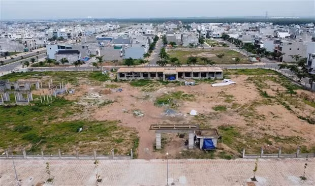 Khu tái định cư Lộc An-Bình Sơn bị ngưng trệ trong thời gian dài. (Ảnh: TTXVN phát)