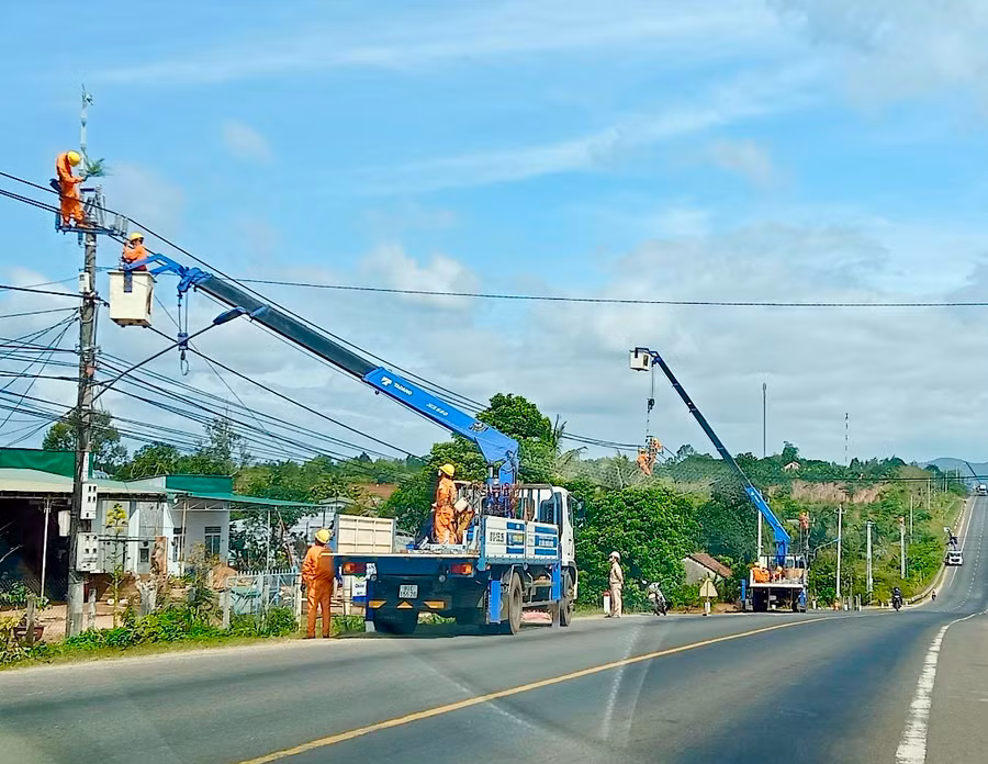 Hoàn thiện lưới điện để đảm bảo cung cấp điện cũng là yêu cầu quan trọng để Gia Lai phát triển kinh tế-xã hội, đảm bảo an ninh, quốc phòng. Ảnh: Hà Duy