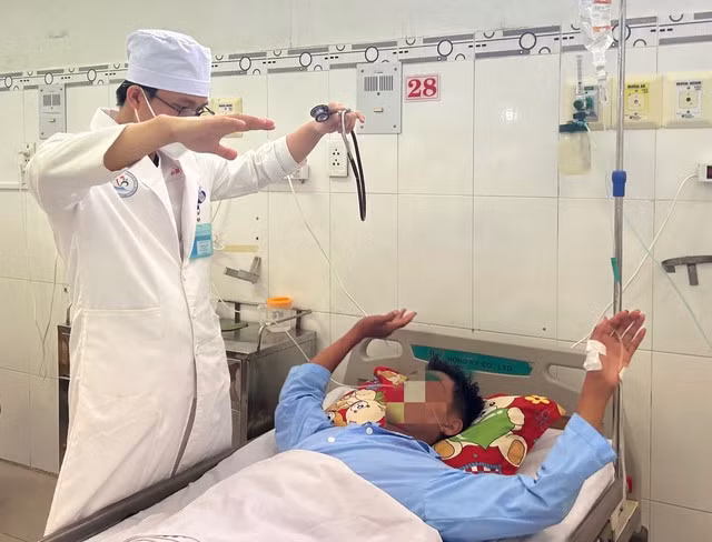 Bệnh nhân M. được cấp cứu kịp thời, hiện đã thoát khỏi nguy kịch. BỆNH VIỆN CUNG CẤP