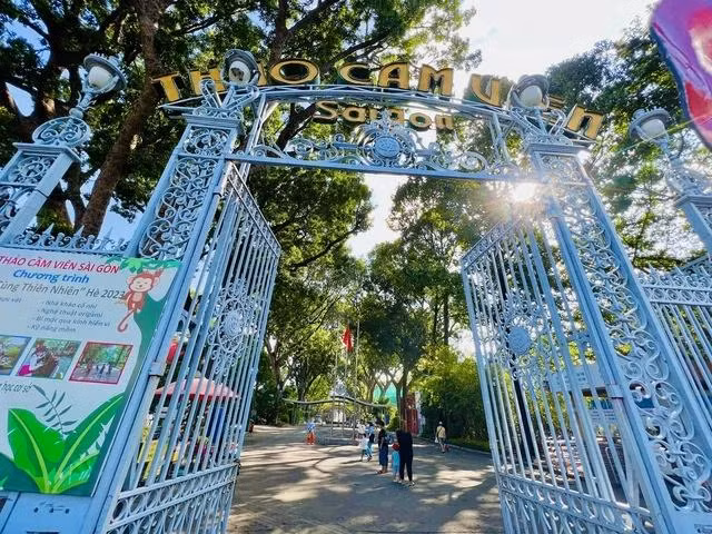 Thảo Cầm Viên Sài Gòn miễn vé cho khách tham quan có sinh nhật trong tháng 3. Ảnh: Vũ Phượng