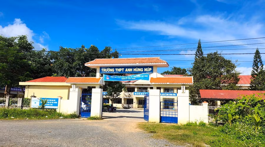 Quang cảnh Trường THPT Anh Hùng Núp (xã Kông Lơng Khơng, huyện Kbang). Ảnh: Mộc Trà