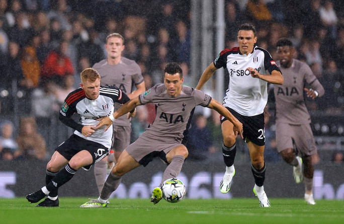 Gục ngã loạt luân lưu, Tottenham bị loại từ vòng 2 League Cup - Ảnh 1. Dàn sao dự bị Tottenham thi đấu chật vật trước Fulham