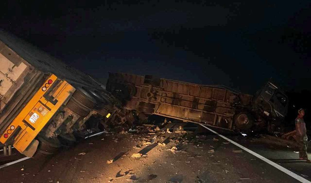 Hiện trường vụ tai nạn trên cao tốc Đà Nẵng - Quảng Ngãi. Ảnh: NAM THỊNH