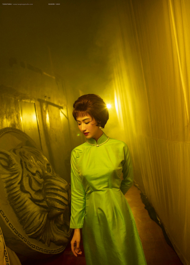 Riêng với MV Đầu cứ thương, thường cứ đau, đây là sản phẩm đánh dấu sự trở lại của Hà Thu sau hơn một năm vắng bóng trên thị trường âm nhạc, kể từ sau ca khúc Còn chi đâu nữa anh. Về lý do dừng lại quá lâu, người đẹp 31 tuổi nói cô mong muốn tìm kiếm nguồn năng lượng mới cho bản thân. Ảnh: Tang Tang Riêng với MV Đầu cứ thương, thường cứ đau, đây là sản phẩm đánh dấu sự trở lại của Hà Thu sau hơn một năm vắng bóng trên thị trường âm nhạc, kể từ sau ca khúc Còn chi đâu nữa anh. Về lý do dừng lại quá lâu, người đẹp 31 tuổi nói cô mong muốn tìm kiếm nguồn năng lượng mới cho bản thân. Ảnh: Tang Tang