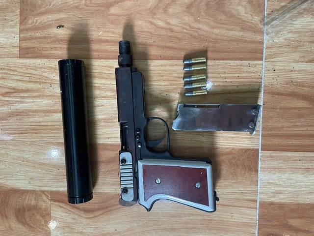 Số súng đạn thu giữ được từ nhà các đối tượng. Số súng đạn thu giữ được từ nhà các đối tượng.