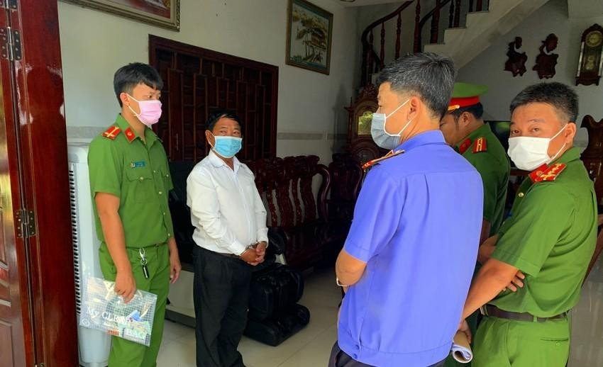 Khám xét nhà riêng bị can Trần Văn Quế.