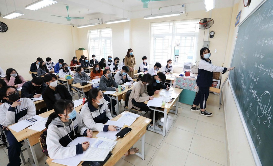 Học sinh Trường THPT Trần Nhân Tông, quận Hai Bà Trưng, Hà Nội. (Ảnh: Thanh Tùng/TTXVN) Học sinh Trường THPT Trần Nhân Tông, quận Hai Bà Trưng, Hà Nội. (Ảnh: Thanh Tùng/TTXVN)