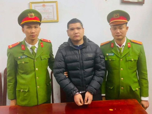 Nguyễn Hoàng Huy bị bắt giữ về tội lừa đảo chiếm đoạt tài sản (Ảnh Công an Hà Tĩnh) Nguyễn Hoàng Huy bị bắt giữ về tội lừa đảo chiếm đoạt tài sản (Ảnh Công an Hà Tĩnh)