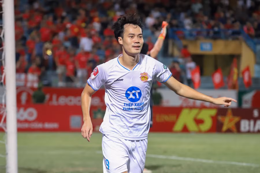 Văn Toàn duy trì 'cái duyên' trong những trận đấu lớn ở mùa giải 2023/24. (Ảnh: Việt Anh/Vietnam+) Văn Toàn duy trì 'cái duyên' trong những trận đấu lớn ở mùa giải 2023/24. (Ảnh: Việt Anh/Vietnam+)