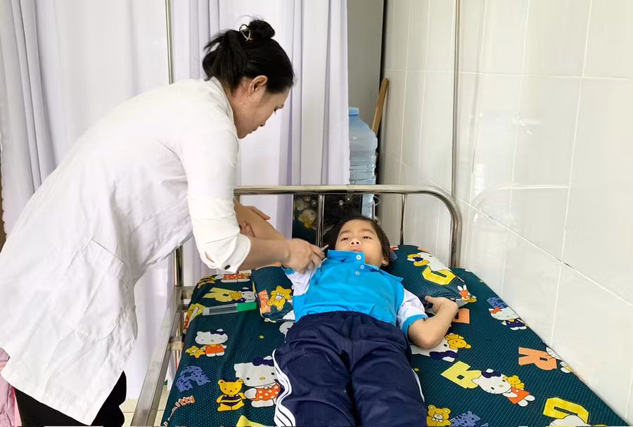 Trường Tiểu học, THCS và THPT Sao Việt có 100% học sinh tham gia BHYT. Ảnh: Như Nguyện