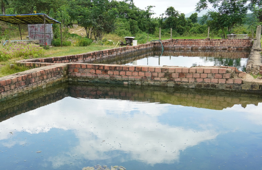 Chưa khai thác được tiềm năng, thế mạnh từ suối nước nóng Kon Đào. Ảnh: TL