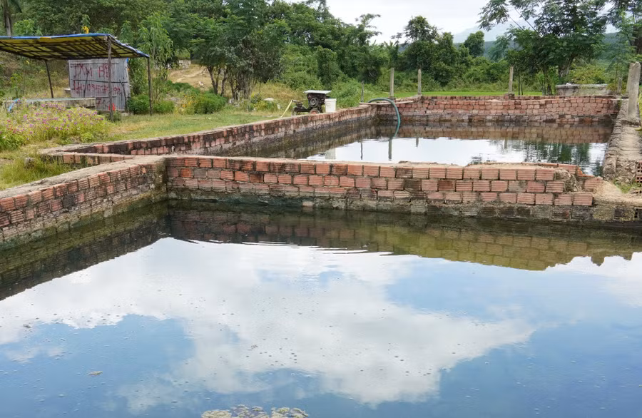 Chưa khai thác được tiềm năng, thế mạnh từ suối nước nóng Kon Đào. Ảnh: TL