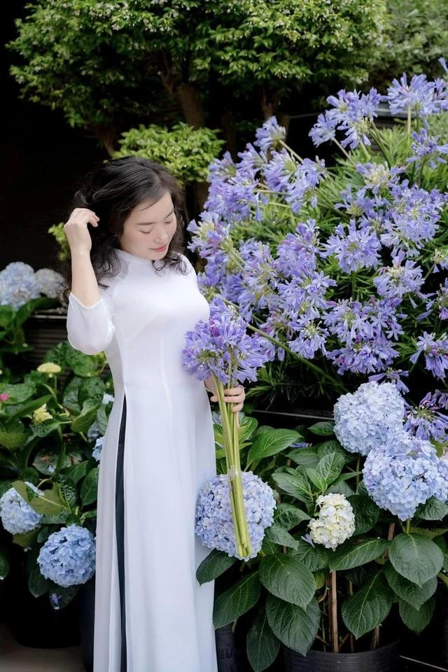 Nhà chị Liên ngập tràn màu sắc với nhiều loài hoa. ẢNH NVCC Nhà chị Liên ngập tràn màu sắc với nhiều loài hoa. ẢNH NVCC