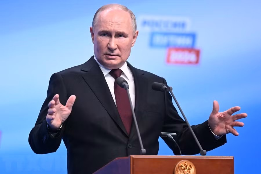 Tổng thống Nga Vladimir Putin trong cuộc họp báo tại Moskva sau khi kết quả bầu cử được công bố. (Ảnh: AFP/TTXVN)