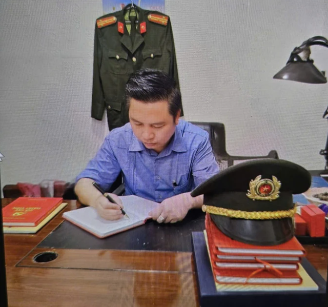 Trần Quốc Do giả mạo công an để chạy án. Ảnh: Công an cung cấp Trần Quốc Do giả mạo công an để chạy án. Ảnh: Công an cung cấp