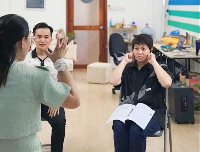 Một buổi học luyện nói. ẢNH: THỤC HIỀN Một buổi học luyện nói. ẢNH: THỤC HIỀN