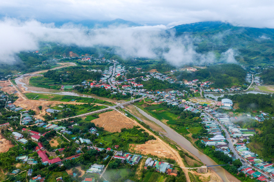 Toàn cảnh trung tâm huyện lỵ Đăk Glei, tỉnh Kon Tum. Ảnh: Nguyễn Ban/baokontum Toàn cảnh trung tâm huyện lỵ Đăk Glei, tỉnh Kon Tum. Ảnh: Nguyễn Ban/baokontum