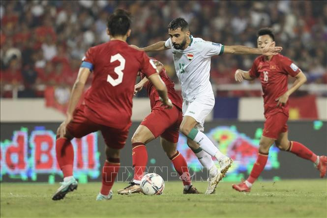 Tuyển Việt Nam quyết ghi dấu ấn trong trận đấu với Iraq. Ảnh: TTXVN