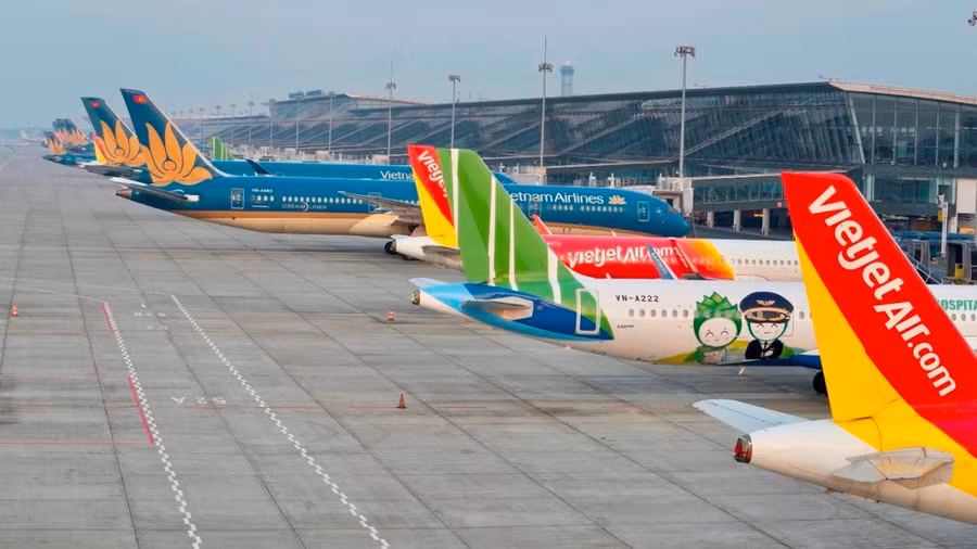 Máy bay của các hãng hàng không Việt Nam tại Sân bay Quốc tế Nội Bài. (Ảnh: PV/Vietnam+)