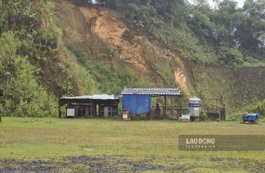 Dưới “vỏ bọc” dự án xây dựng nhà hàng, khách sạn, Công ty Lilama đã khai thác quặng apatit trái phép, rồi mang bán cho Công ty Apatit Việt Nam. Ảnh: Bảo Nguyên