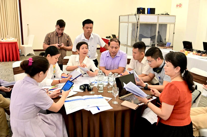 Các đại biểu tham gia thảo luận tại hội thảo.