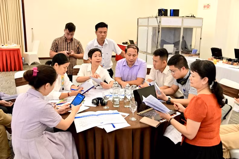 Các đại biểu tham gia thảo luận tại hội thảo.