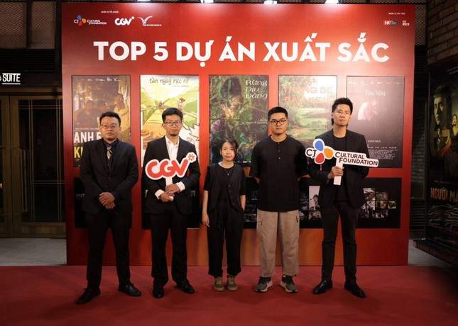Top 5 đạo diễn xuất sắc nhất của Dự án phim ngắn CJ mùa 4. Top 5 đạo diễn xuất sắc nhất của Dự án phim ngắn CJ mùa 4.