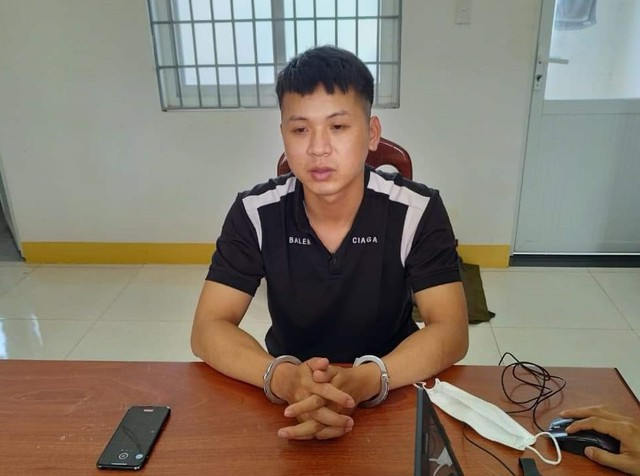 Đối tượng Phan Văn Hiếu tại cơ quan công an Đối tượng Phan Văn Hiếu tại cơ quan công an